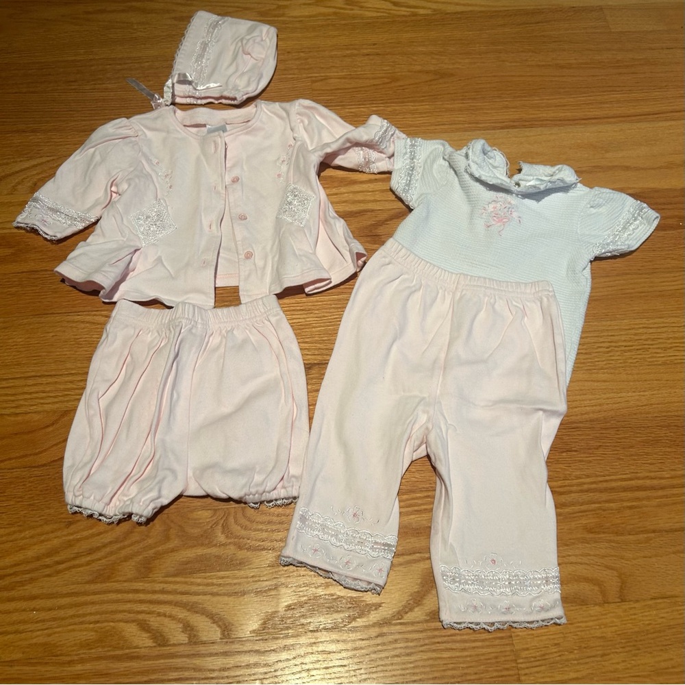 5 piece baby girl outfit. Size 3-6 Month. EUC
